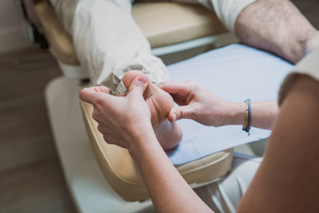 Podología uña encargada con hongos en Segorbe Salud tu clínica